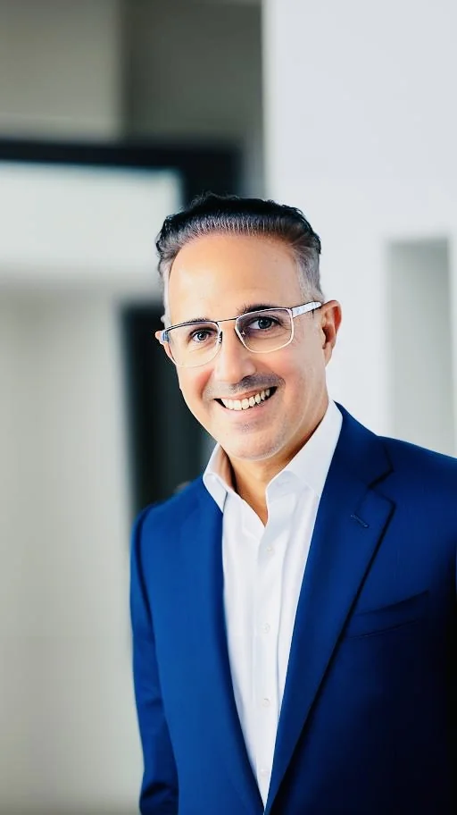 Andrés Pinate retrato corporativo — Emotia Labs